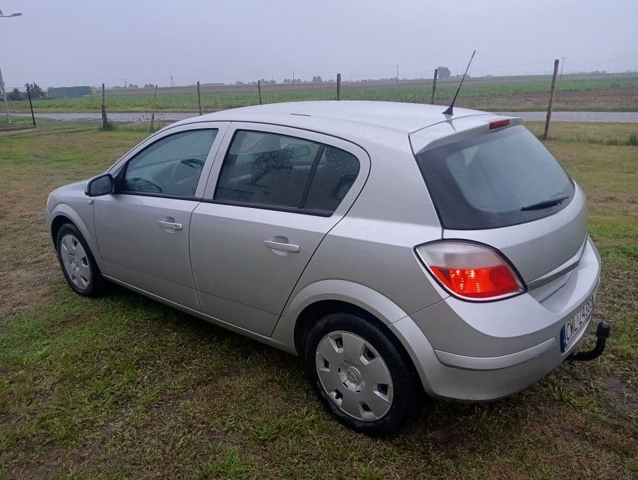Opel Astra H 1.9 CDTI (2007) - miniatura 5